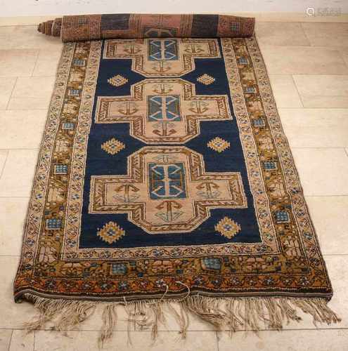 Great Persian carpet. Floral, blue, etc. Size: 110 x 350 cm. In good condition.