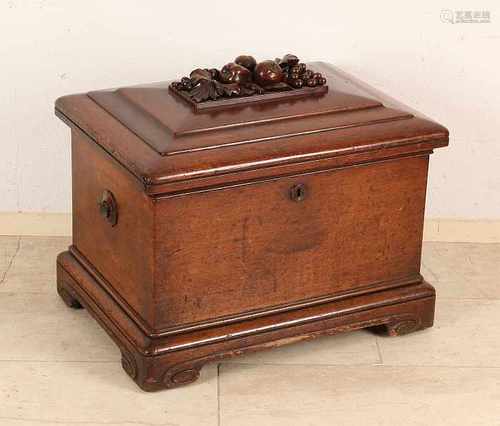 Large signed 19th century oak English wine cooler with fruit on top decor. Kettlesolds. One