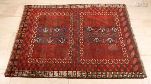 Oriental kilim rug. Red / black / cream colored. Size: 155 x 124 cm. In good condition.