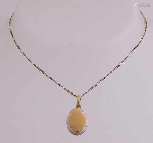 Yellow gold necklace, 585/000, with medallion. Fine gourmet necklace with a small oval medallion