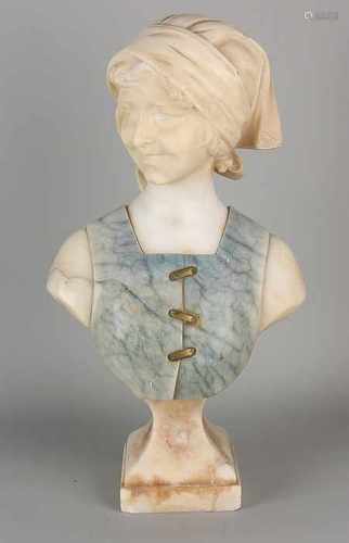 Antique marble ladies bust by G. v. Vaerenbergh. 1873 - 1927. Circa 1910. Pedestal slightly damaged.