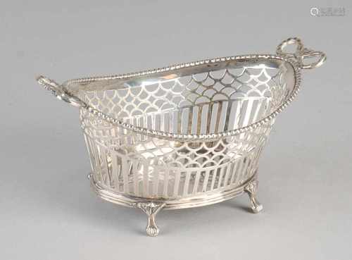 Very nice silver bonbon basket, 833/000, boat-shaped basket with sawed bars pattern, placed on