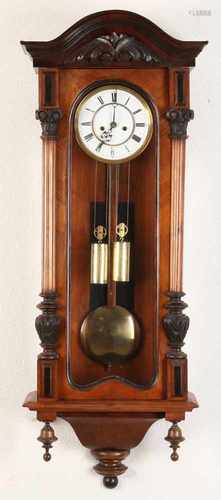 Antique walnut Viennese regulator with half-hour stroke. Runner week. Circa 1880. Size: 112 cm. In