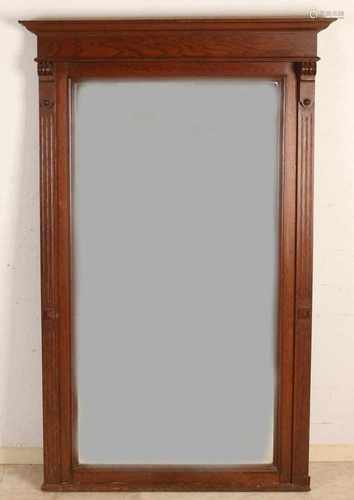 Antique German mirror of oak with Snekken. Gründerzeit. Circa 1900. Dimensions: H 145 x W 92 cm.