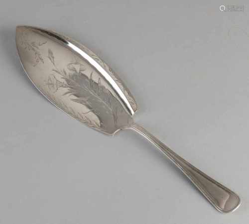 835/000 silver fish slice with fine floral engraving and steel with fillet edge. Mr. J.M. Kempen-