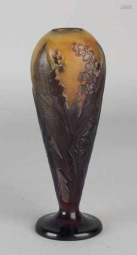 Antique French Emile Gallé vase. 1846 - 1904. With floral decor. Signed. Size: H 18.5 cm. In good