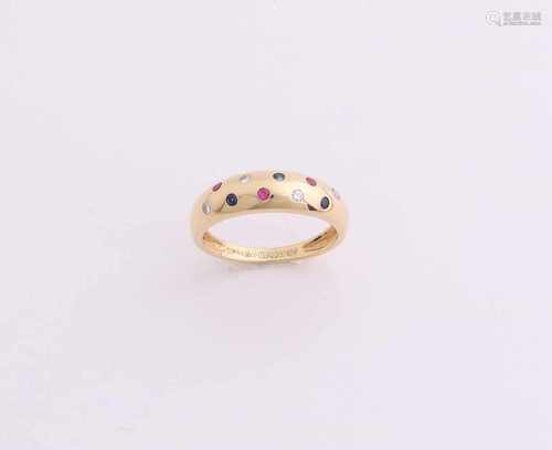 Yellow gold ring, 750/000, with ruby sapphire and diamond. Bolle yellow gold ring bezett with 3