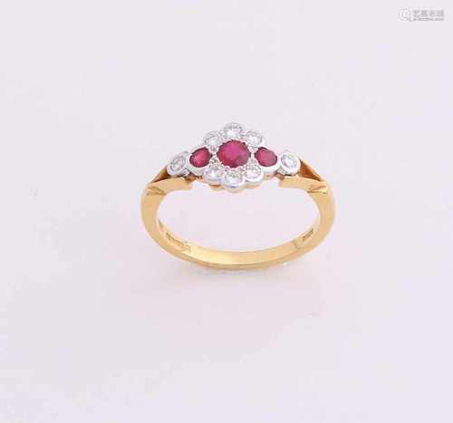 Yellow gold ring fantasy, 750/000, with ruby and diamond. Gold ring with a white gold-open in