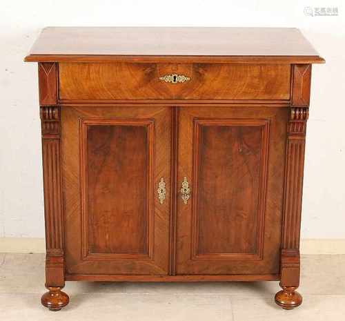 German antique walnut Gründerzeit penantkast. Recently professionally restored and