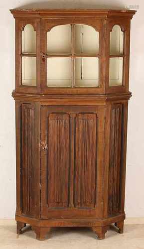 Antique Ameland? showcase with letter panels and paint old beer. Two-piece. 19th century. Size: