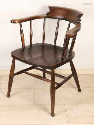 19th Century English Windsor armchair. Size: 90 x 45 x 60 cm. In good condition.