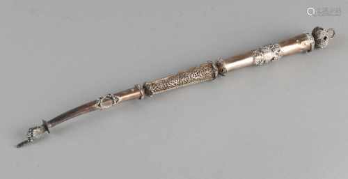 Silver thora pointer, 84 zolotniks, decorated with elements filigree. 33 cm. about 70 grams. In good