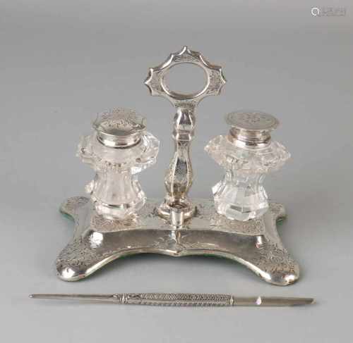 Silver inkstand, 833/000. Ink Set on silver holder, rectangular gecontourneerd with engraving with 2