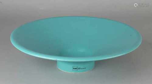 Modern Makkumer porcelain platter. Oar Wurk Makkum. Designer Paul van Leeuwen. Size: 8 x 32 cm