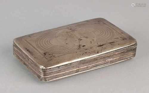 Silver box, 833/000, rectangular model decorated with guilloche engraving with circles or waves,