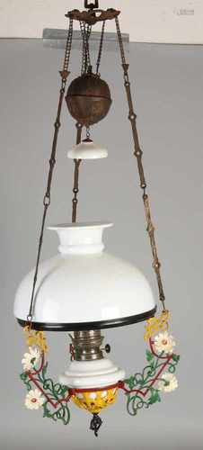 Hollands jugendstill schippertje kerosene lamp. At about 1910. With flower decor and original