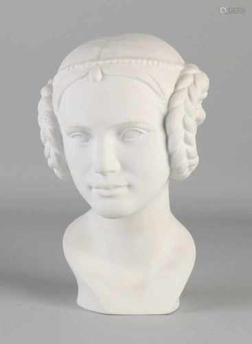 German bisquit porcelain Goebel ladies bust. Second half 20th century. Size: H 22 cm. In good