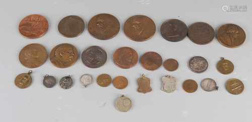 Lot 6 bronze medals persons including: 1x Brigadier General Bernardo O'Higgins 1918, 