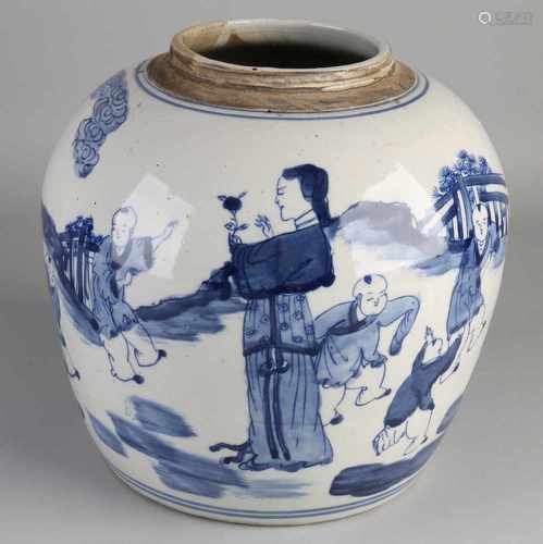 Large blue and white ginger jar around with figures in landscape decor. Dimensions: H 24 x Ø 24