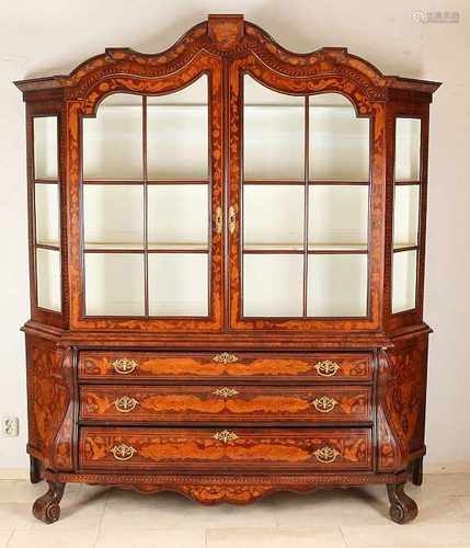 Dutch Baroque cabinet-top cabinet. Root notes with floral marquetry and brass fittings. Circa