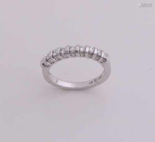 Special white gold diamond row ring, 750/000, with diamonds. White gold alliance ring 27 with