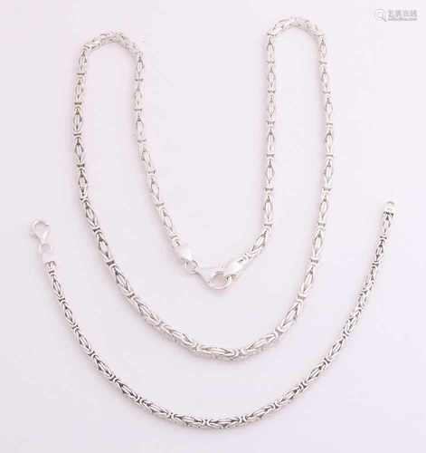 Silver necklace and bracelet, 925/000, with royal link. Collier ø 4x4mm, length 60 cm and bracelet