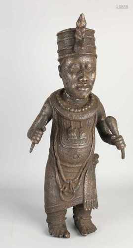 Large African bronze figure of a shaman. 20th century. Size: H 57 cm. In good condition.