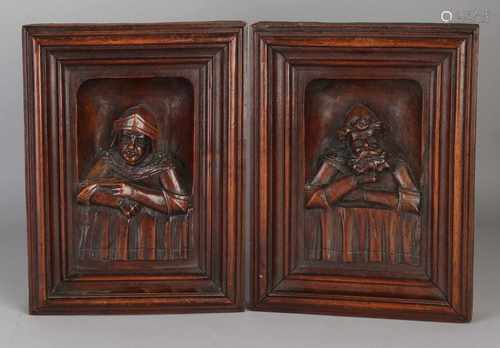 Two 19th-century mahogany panels inserted in the list. Historicism. Size: 25 x H B 19 cm. In good