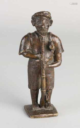 It is unclear signed bronze figure. 20th century. Arab with dagger and gun. Size: H 14 cm. In good