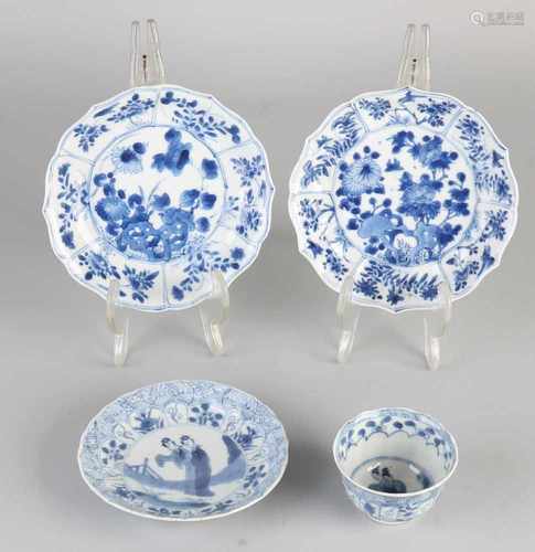 Four parts 18th century Chinese porcelain. Consisting of: Two Kang Xi dishes with floral decor and