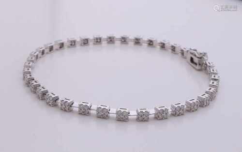 White gold bracelet, 750/000, with diamond. A bracelet consisting of square zetkasten having in each