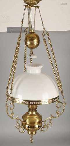 Antique brass hanging oil lamp. Circa 1900. Neo Renaissance. Size: 95 x 35 cm. In good condition.