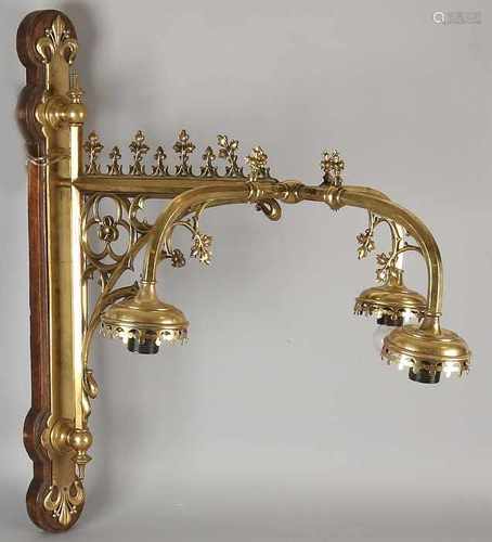 Large antique brass Neo Gothic three-light wall-gas lamp. Circa 1900. Size: 87 x 84 x 30 cm. In good