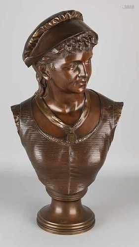 Large antique bronze bust by Leon Spilliaert. 1881 - 1946. Farmers girl. Circa 1910. Dimensions: H