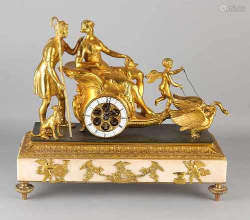 Antique gilt bronze Empire style chariot pendulum. Carriage of Venus. Circa 1900. marble base. Eight