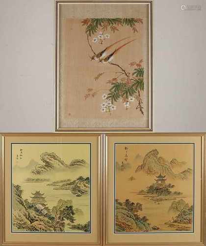 Three ancient Chinese works on silk. Signed. 20th century. Size: 36 x H, B 30 cm. In good