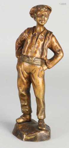 Antique bronze figure. Circa 1900. Boy with hat and cigarette. Size: H 21 cm. In good condition.