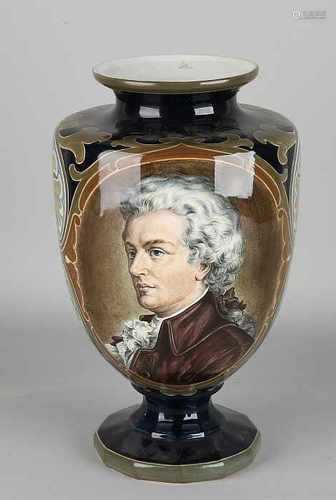 Antique hand painted Majolica vase depicting Mozart. Circa 1900. Signature Netherlands Bild 607