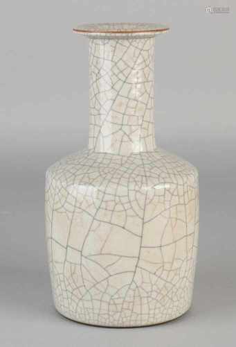 Chinese porcelain vase crackled celadon glaze. Bottom Brand. Size: 21.5 x H 11 cm dia. In good