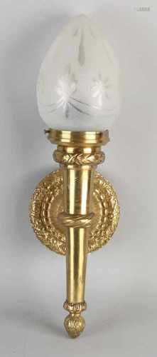 Heavy brass Louis XVI style wall lamp with engraved glass lampshade. 20th century. Dimensions: 48