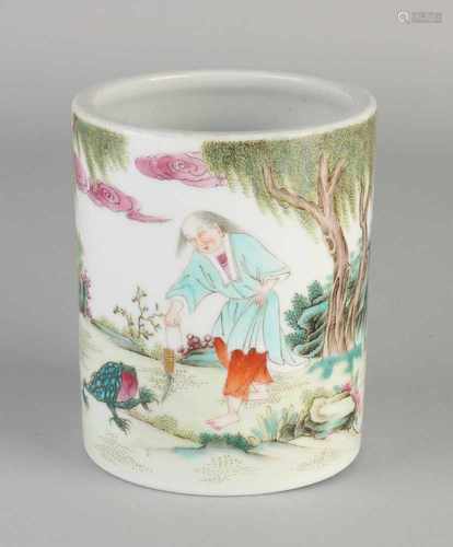 Finely decorated Chinese porcelain penselenpot. Man in landscape lures frog decor. With bottom mark.