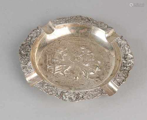 Silver ashtray, 833/000, round model with performance with figures, and biedermeier operation. MT .: