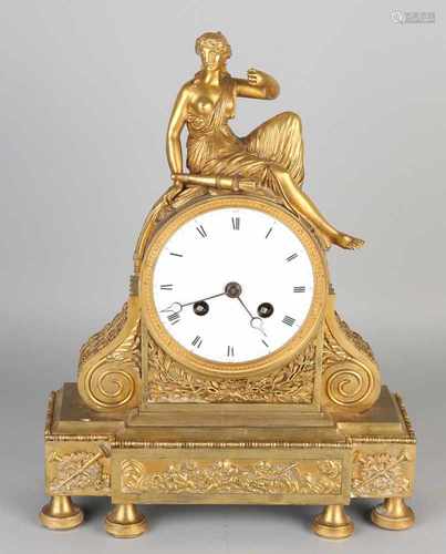 French ormolu bronze Directoire / Empire mantel clock Deiana. Gilding in good condition. Eight day-