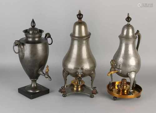 3x tap Antique pewter jugs. First half 19th century. Baroque, Empire style. Size: 36-40 cm. In