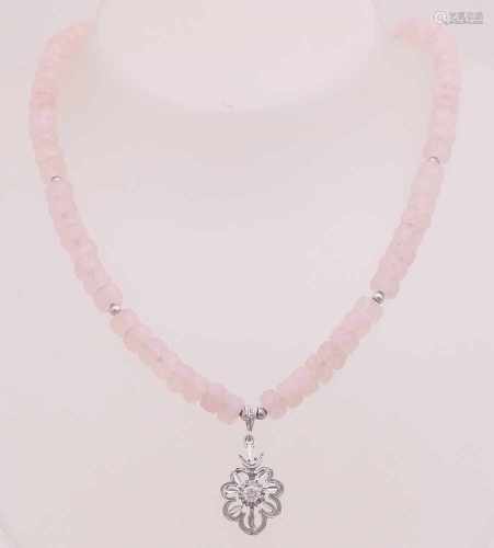 Necklace of rose quartz with white gold balls and closure, 585/000, and a white gold pendant with