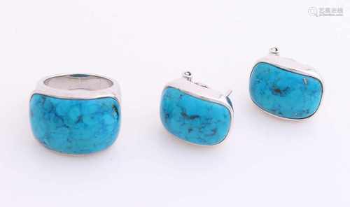 Silver ring, and earrings, 925/000, turquoise. Ring and earrings with a rectangular bolgeslepen