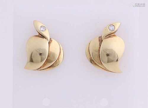 Yellow gold earrings, diamond 585/000. Heart-shaped studs with marquise-shaped particle at the