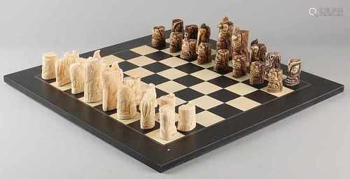 Chess India. With chess camel bone. Bird and wooden chessboard. Size: 12 x 50 x 50 cm. In good