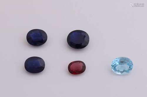 Lot gems with two oval faceted sapphires 5,21ct and 5.98 ct, with inclusions, an oval faceted