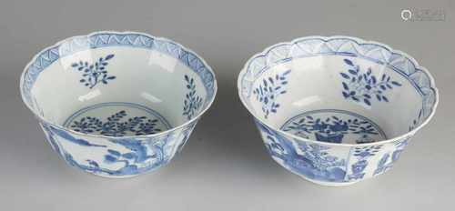 Pair of 18th century Chinese porcelain bowls with landscapes / vases decor. Four signs bottom